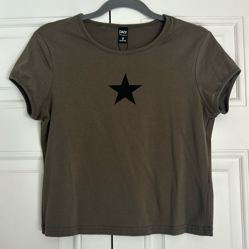 NWT graphic tee